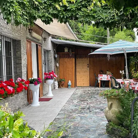 Al Cervo Tra I Laghi Bed & Breakfast