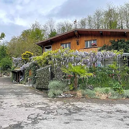 Bed and breakfast Al Cervo Tra I Laghi