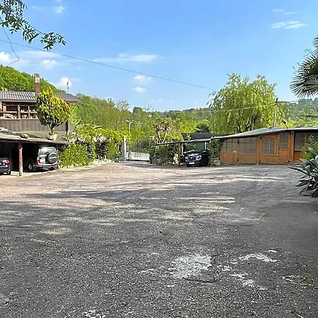 Al Cervo Tra I Laghi Bed and breakfast