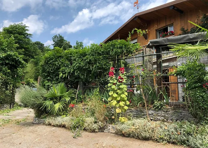 Al Cervo Tra I Laghi Bed and Breakfast