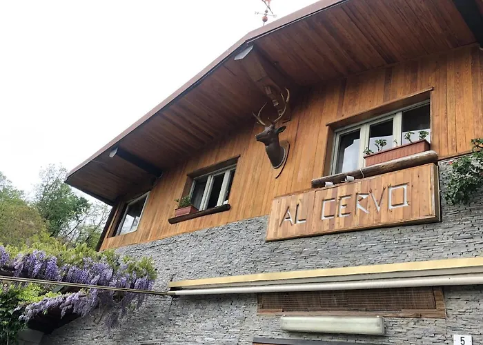 Al Cervo Tra I Laghi Bed and Breakfast 3*